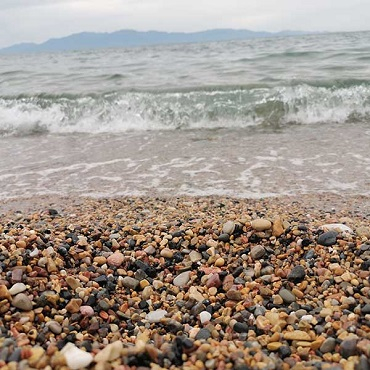 Is there anything common between sea and marble?